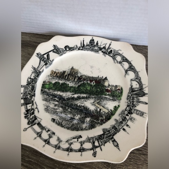 Vtg Windsor Castle Souvenir Plate - Picture 12 of 12